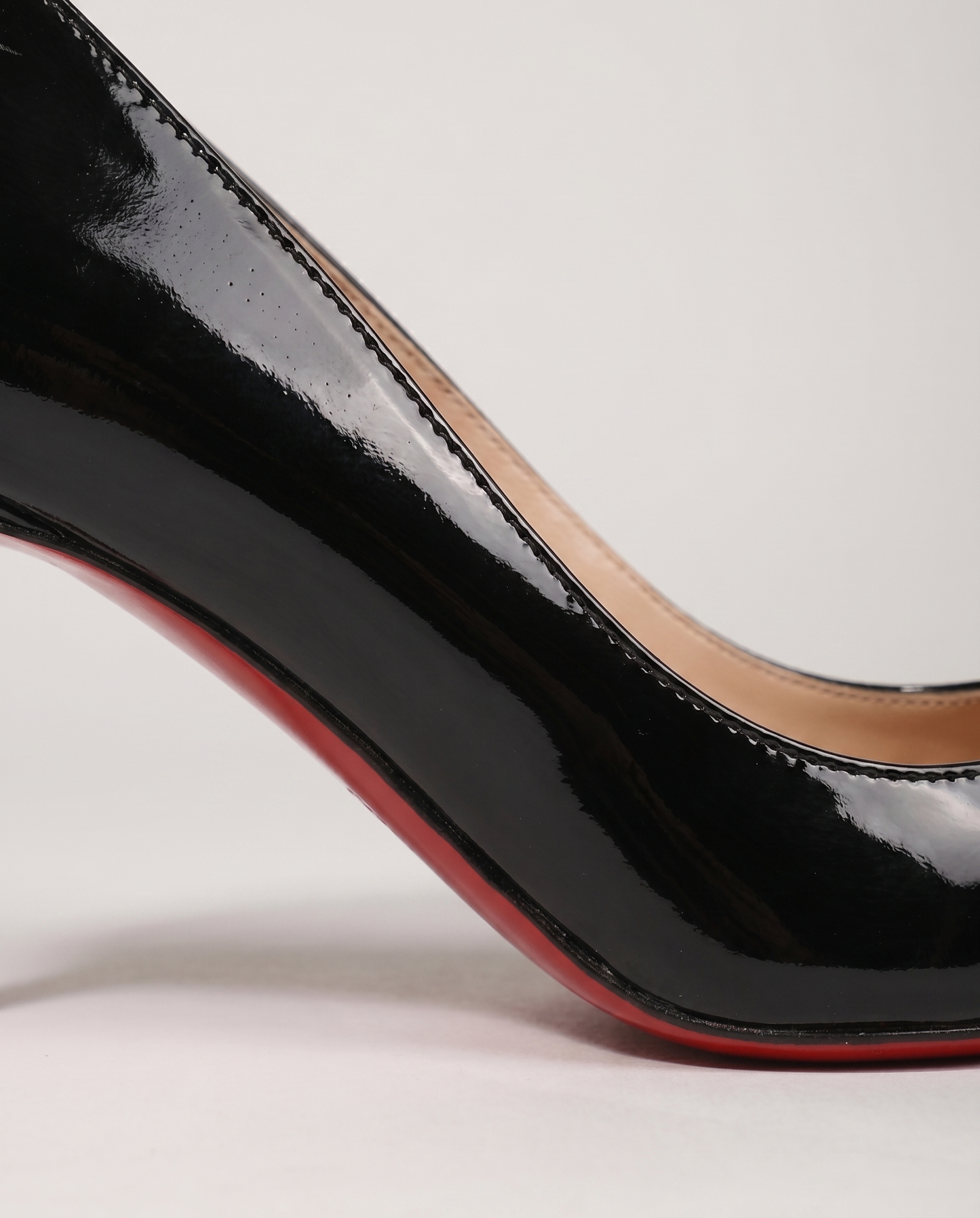 AIRE | TACONES ELEGANTES NEGRO BRILLO