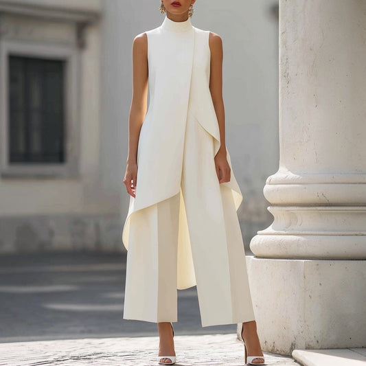 Mono elegante con cuerpo de cuello alto drapeado