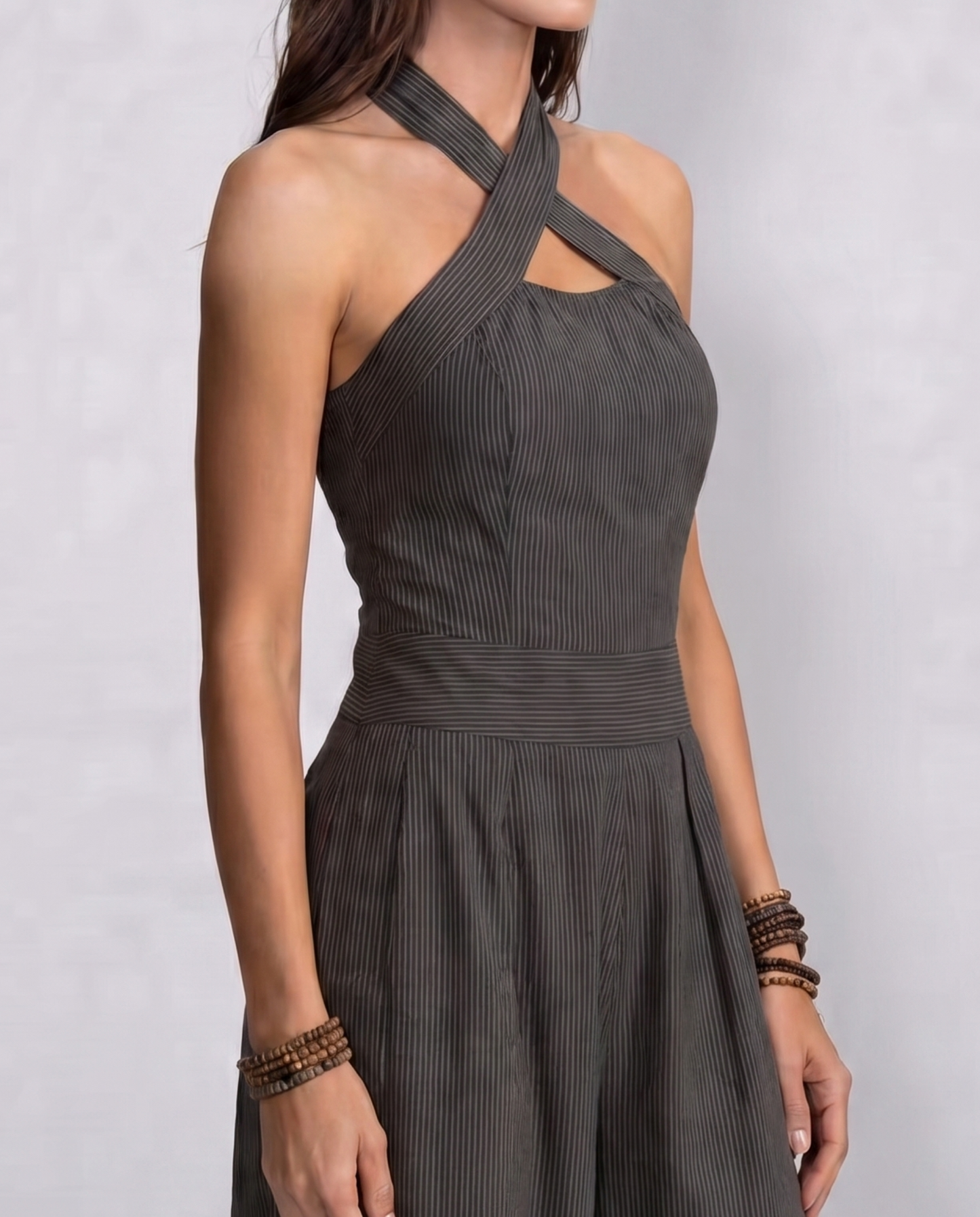 ARIADNA | MONO ELEGANTE CON ESCOTE CRUZADO