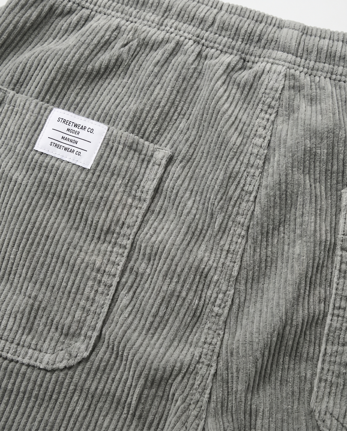 VICTOR | PANTALONES CORTOS DE TRECIOPELO ELEGANTES
